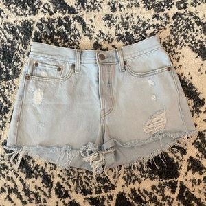 Levi’s shorts, semi high waisted size 28